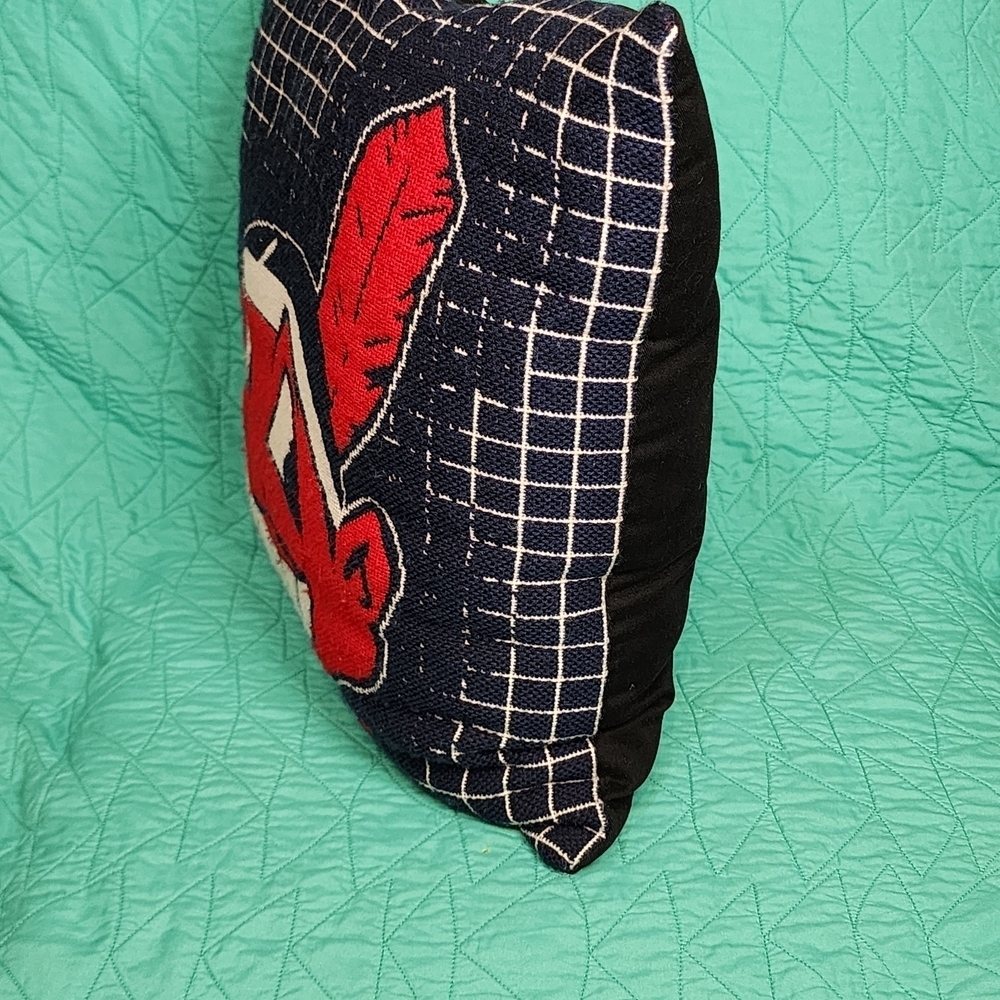 18"x18" Cleveland Indians Throw Pillow VTG banned Chief Wahoo logo Guardians MLB - Picture 3 of 5